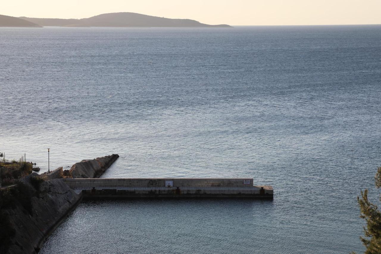 Feelhvar Along Bluelagoon Beach Hvar Town Exterior photo