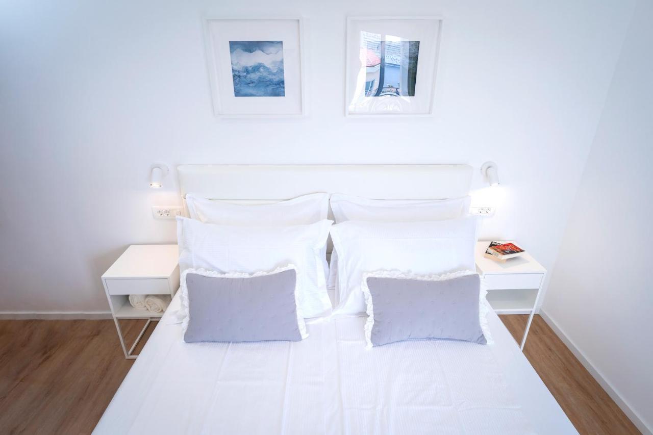 Feelhvar Along Bluelagoon Beach Hvar Town Exterior photo